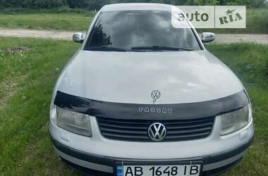 Седан Volkswagen Passat 1997 в Ладыжине