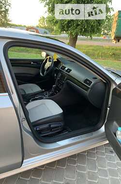 Седан Volkswagen Passat 2014 в Виннице