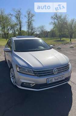 Седан Volkswagen Passat 2016 в Кривому Розі