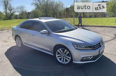 Седан Volkswagen Passat 2016 в Кривому Розі