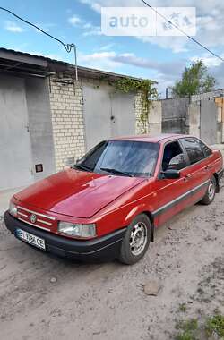 Седан Volkswagen Passat 1993 в Кременчуці