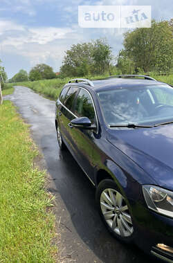 Універсал Volkswagen Passat 2012 в Калуші