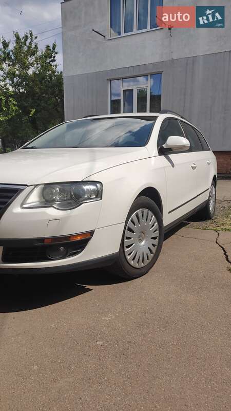 Універсал Volkswagen Passat 2010 в Ніжині