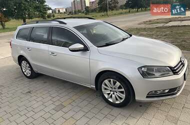 Универсал Volkswagen Passat 2012 в Вараше