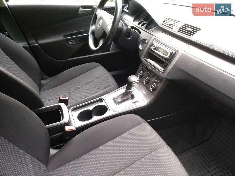 Седан Volkswagen Passat 2008 в Киеве
