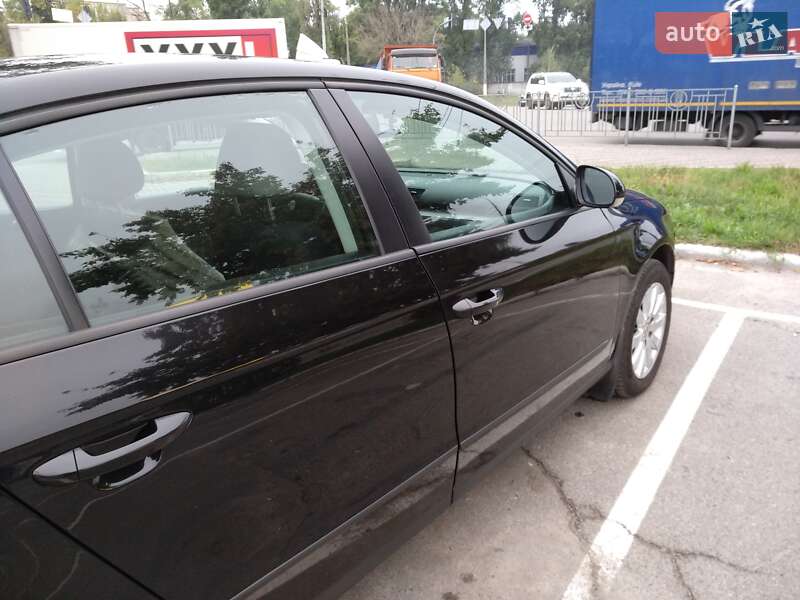 Седан Volkswagen Passat 2008 в Киеве