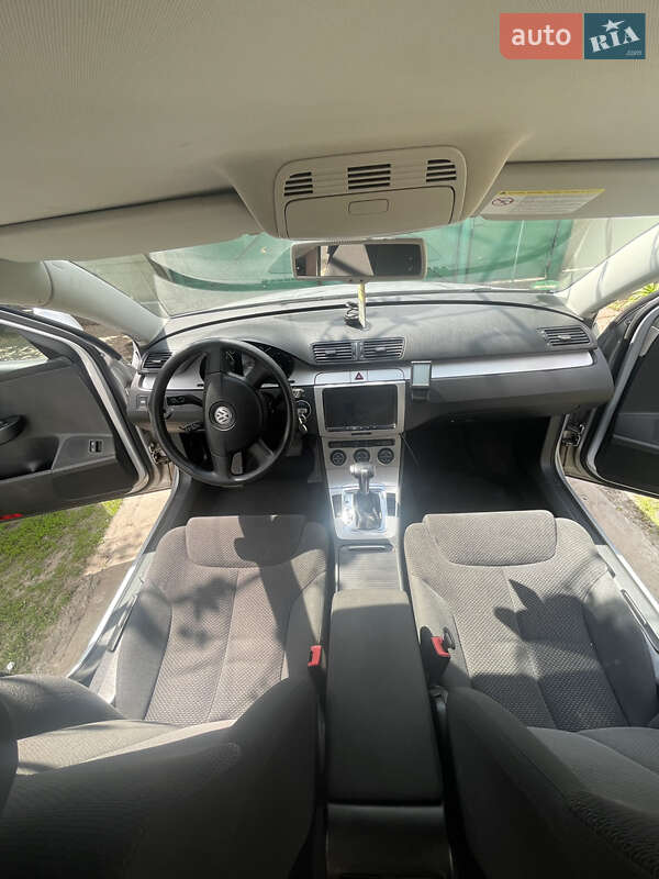 Универсал Volkswagen Passat 2009 в Полтаве