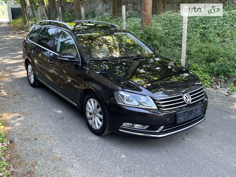 Универсал Volkswagen Passat 2011 в 
