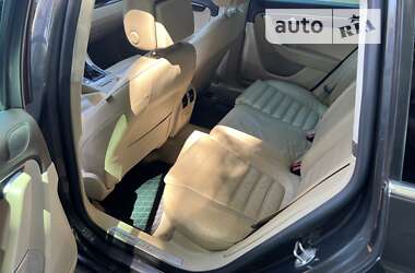 Универсал Volkswagen Passat 2011 в 