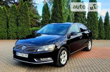 Седан Volkswagen Passat 2011 в Николаеве