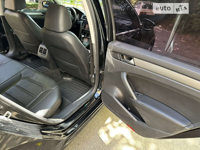 Седан Volkswagen Passat 2014 в Звенигородці