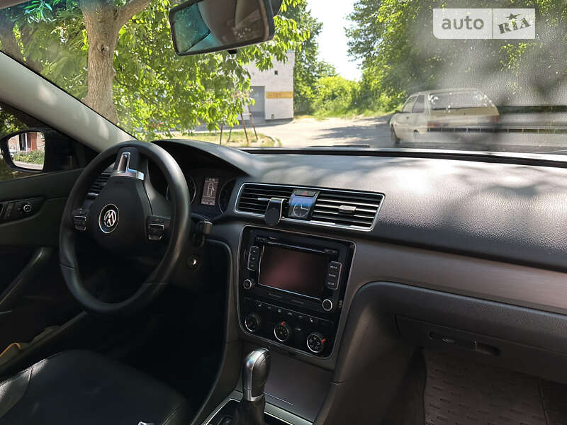 Седан Volkswagen Passat 2014 в Звенигородці