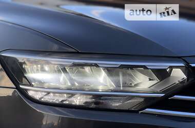 Седан Volkswagen Passat 2020 в 