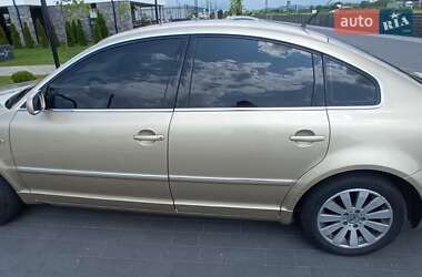 Седан Volkswagen Passat 2001 в Мукачевому