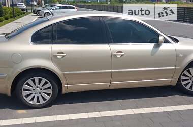 Седан Volkswagen Passat 2001 в Мукачевому
