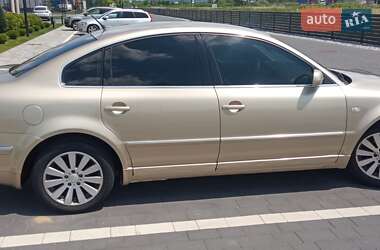 Седан Volkswagen Passat 2001 в Мукачевому