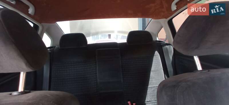 Седан Volkswagen Passat 2001 в Мукачево