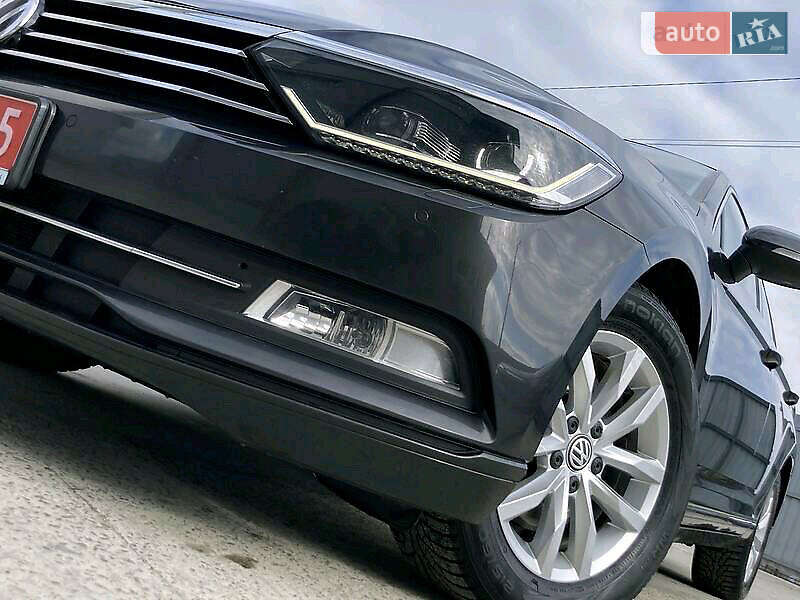 Универсал Volkswagen Passat 2017 в Бориславе