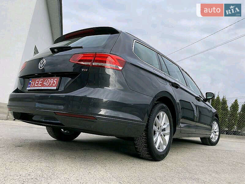 Универсал Volkswagen Passat 2017 в Бориславе