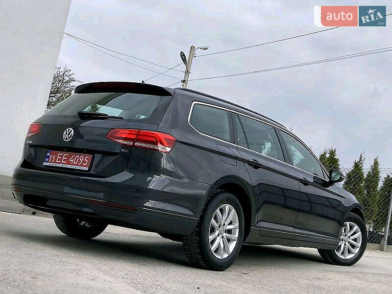 Универсал Volkswagen Passat 2017 в Бориславе