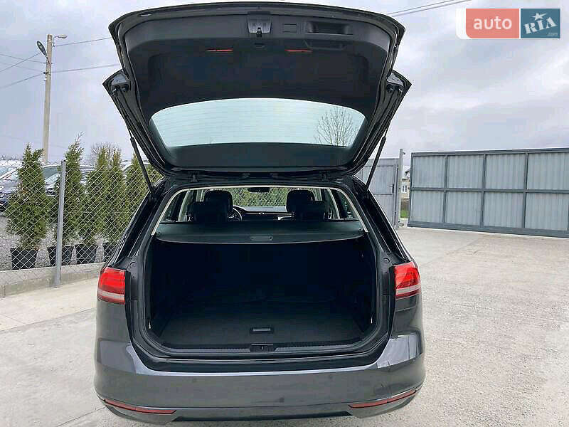 Универсал Volkswagen Passat 2017 в Бориславе