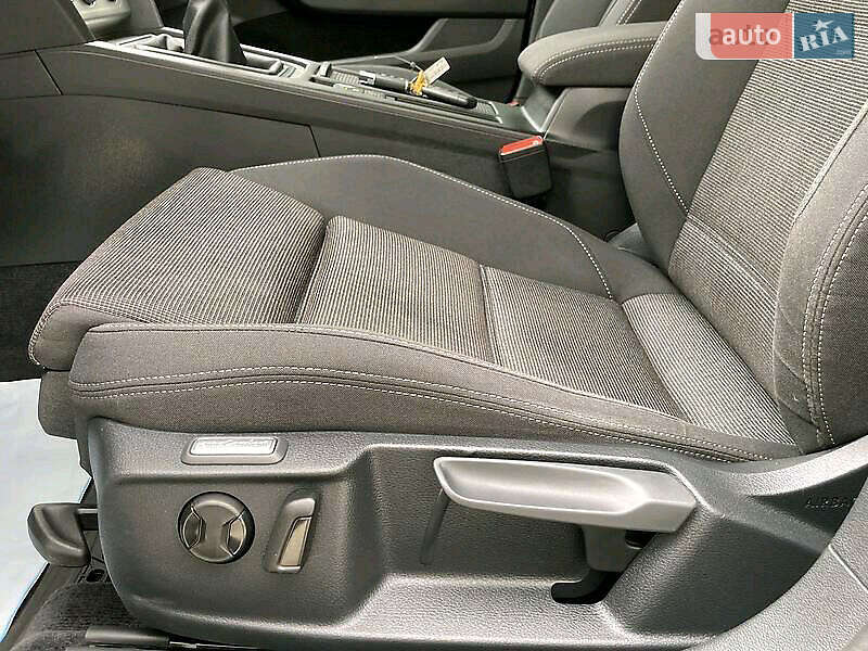 Универсал Volkswagen Passat 2017 в Бориславе