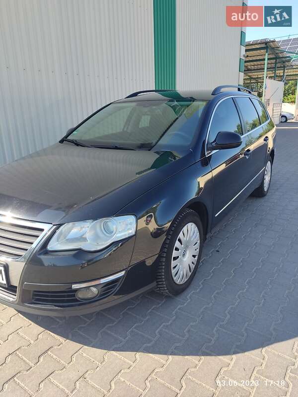 Универсал Volkswagen Passat 2010 в Хмельницком