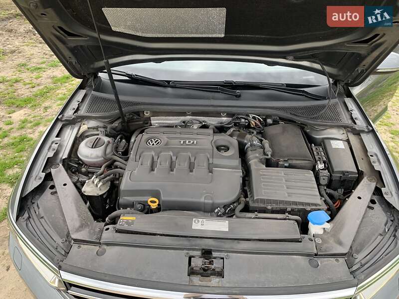 Універсал Volkswagen Passat 2015 в Львові