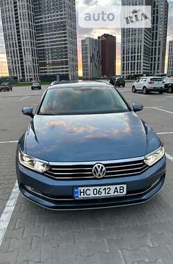 Универсал Volkswagen Passat 2014 в Киеве