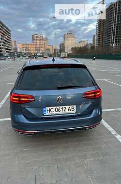 Универсал Volkswagen Passat 2014 в Киеве