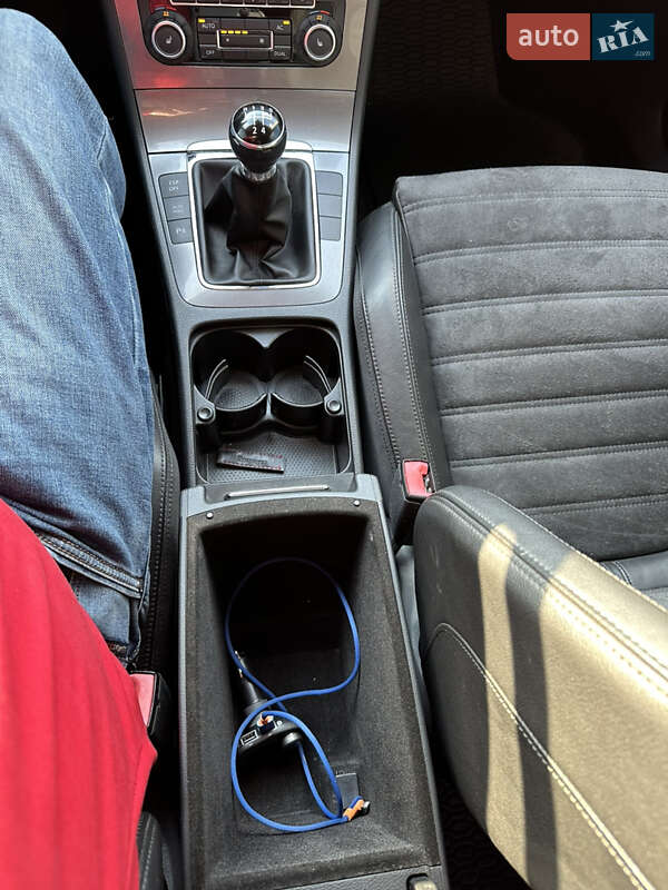 Универсал Volkswagen Passat 2010 в Овруче