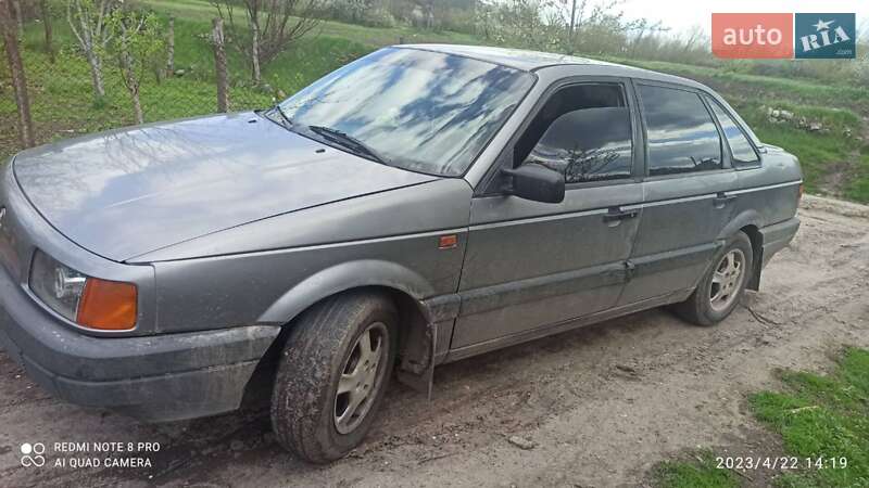 Седан Volkswagen Passat 1992 в Виннице
