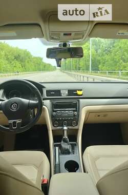 Седан Volkswagen Passat 2014 в Чернигове