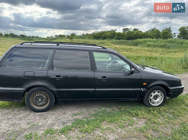 Универсал Volkswagen Passat 1996 в Покровске
