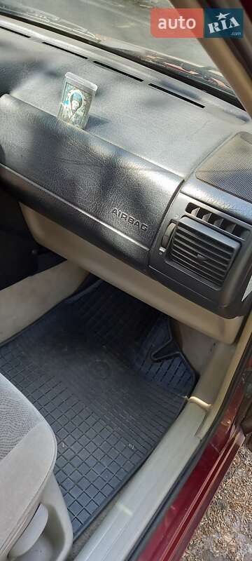 Седан Volkswagen Passat 1996 в Киеве