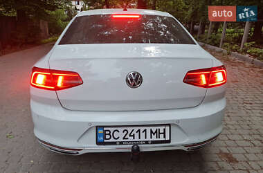 Седан Volkswagen Passat 2016 в Львове