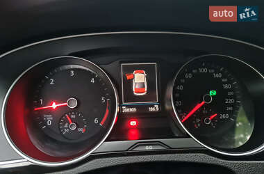 Седан Volkswagen Passat 2016 в Львове