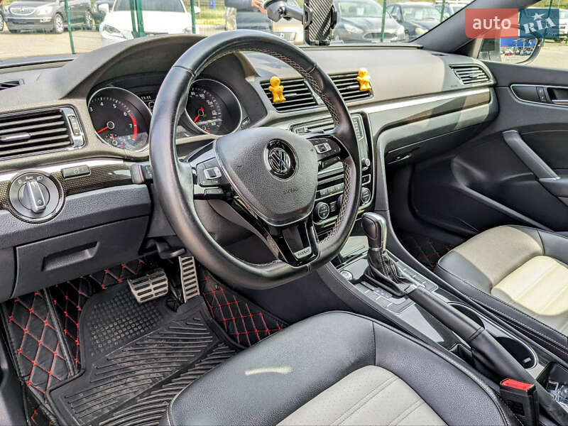 Седан Volkswagen Passat 2018 в Одессе