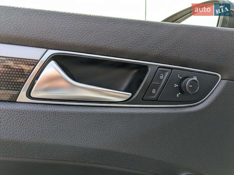 Седан Volkswagen Passat 2018 в Одессе