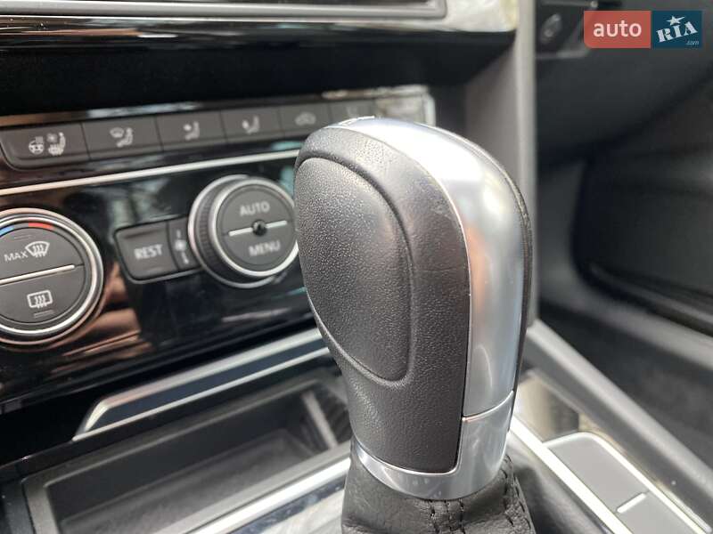 Універсал Volkswagen Passat 2015 в Бершаді