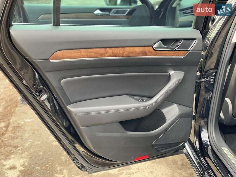 Універсал Volkswagen Passat 2015 в Бершаді