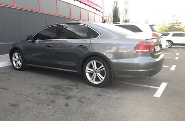 Седан Volkswagen Passat 2014 в Киеве