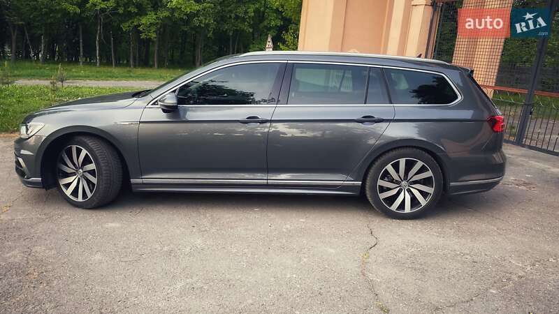 Универсал Volkswagen Passat 2015 в Киеве