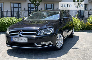 Универсал Volkswagen Passat 2011 в Одессе