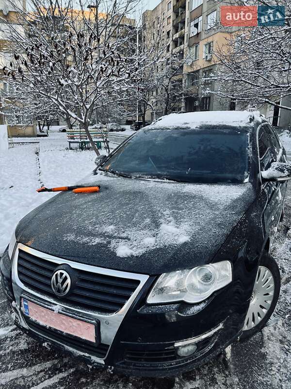 Універсал Volkswagen Passat 2010 в Долинській