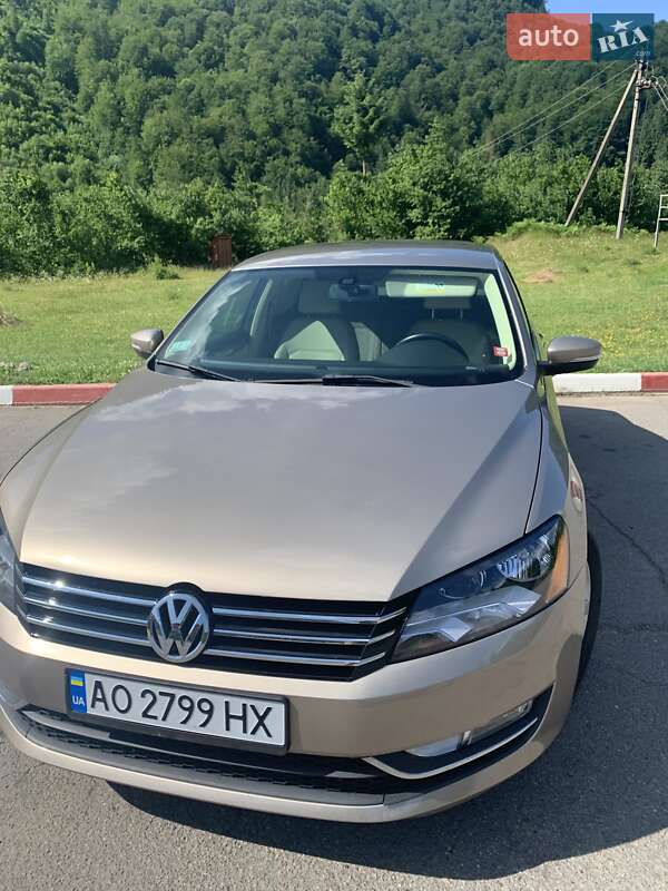 Седан Volkswagen Passat 2015 в Хусті