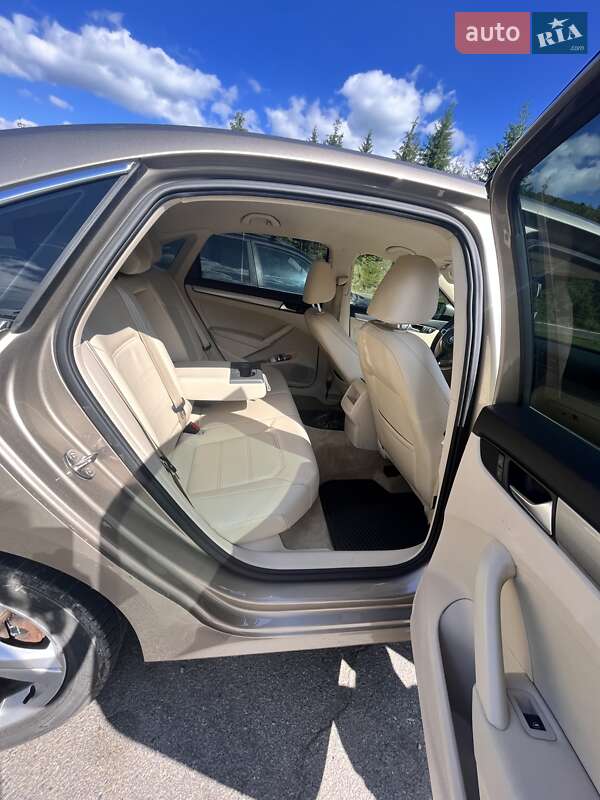 Седан Volkswagen Passat 2015 в Хусті
