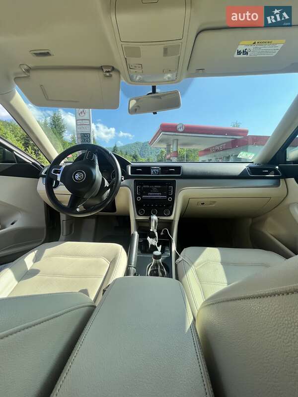 Седан Volkswagen Passat 2015 в Хусті