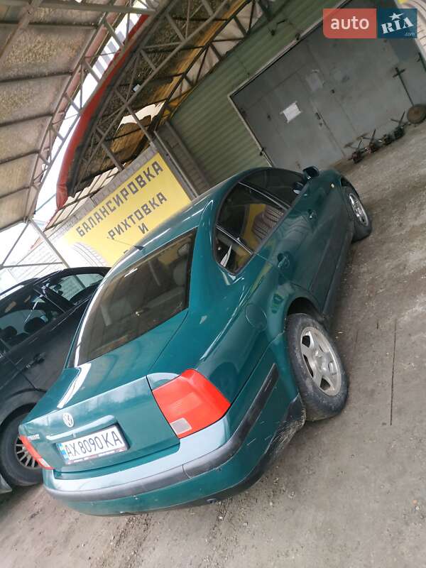 Седан Volkswagen Passat 1998 в Харкові