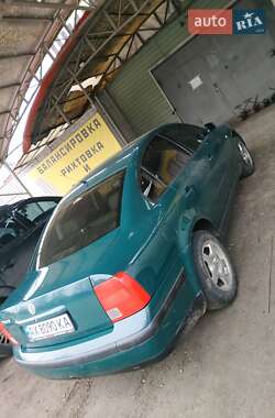 Седан Volkswagen Passat 1998 в 
